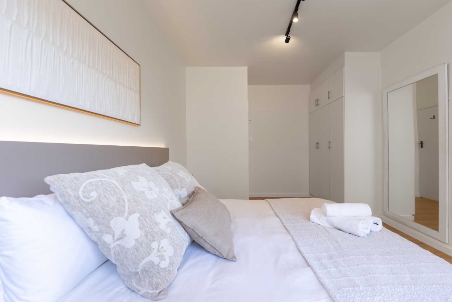 2 Bedroom Property for Sale in Sea Point Western Cape